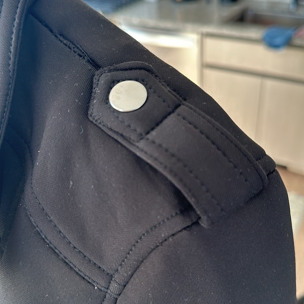 Woman’s jacket - Picture 6 of 6
